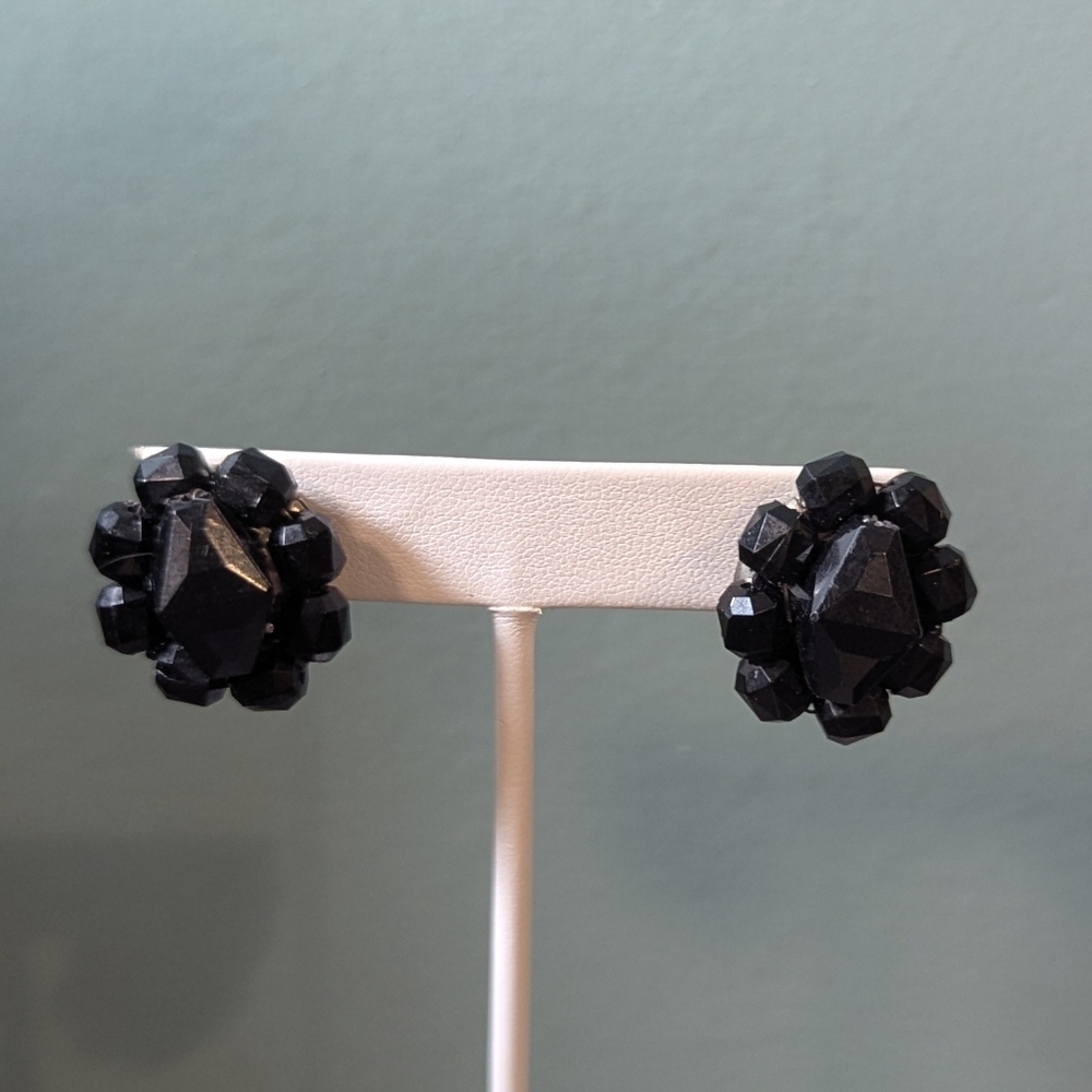 🖤 Jet Vintage Black Floral Cluster Earrings Clasp West Germany